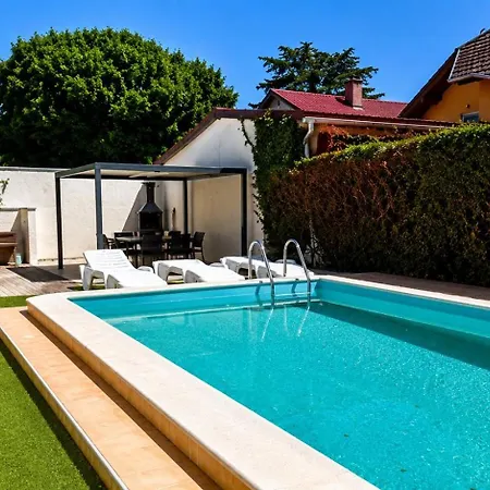 Hébergement de vacances Dora Haz *