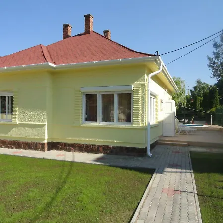 Ferienhaus Dora Haz Siófok