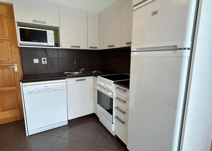 Dora Haz שיופוק