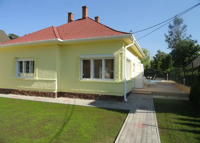 בית נופש Dora Haz שיופוק